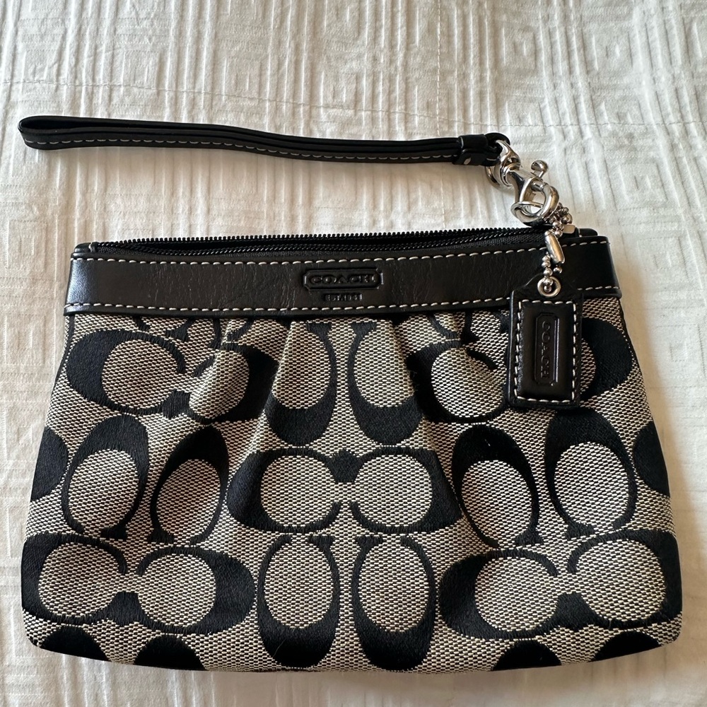 Authentic Coach Signature Pleated Wristlet (Large size) -Black/Gray-